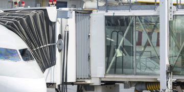 Платим посредникам, а не заводам: глава аэропорта Астаны о проблемах госзакупок