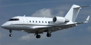 Частный самолёт Bombardier Challenger 600 с восемью людьми разбился в США