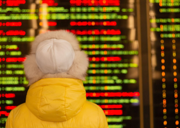 Третий день казахстанцы ждут вылета во Вьетнам: будет ли авиакомпания возмещать ущерб?