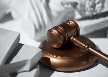 Приговор экс-сотрудникам Air Astana и FlyArystan: факт хищения не доказан — сторона защиты