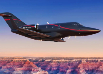 Honda представила первый частный самолет с беспилотной посадкой
