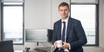 Холдинг Тимура Турлова получит контроль над государственной грузовой авиакомпанией