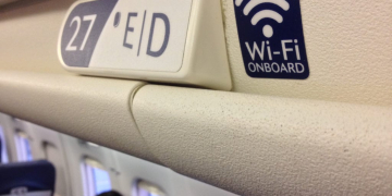 В самолетах Казахстана появится Wi-Fi: названы сроки запуска