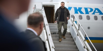 Самолет Зеленского едва не попал под удар российского дрона при взлете из Молдовы